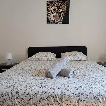 Le Mirage - 2 Chambres, Salon, Cuisine Equipee, Parking Et Wifi Gratuit شقة مُلووز